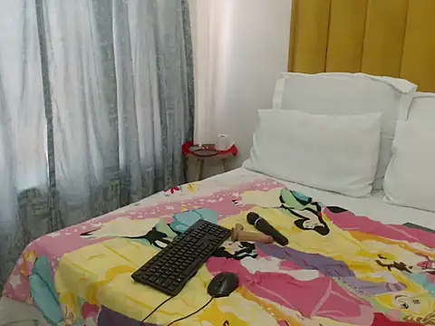 Bella 2025 online show from 11/12/25, 10:41