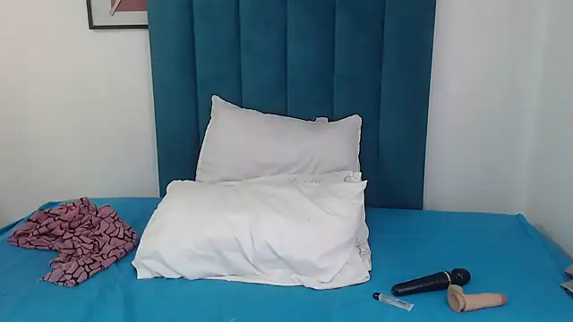 Bella 2025 online show from 10/07/25, 01:01