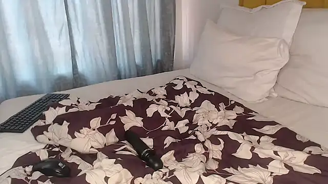 Bella 2025 online show from 02/22/26, 08:06