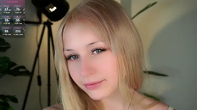 Snapshot of MarciDarugar chatting on 11/29/25, 03:12 MarciDarugar online show from 11/29/25, 03:12