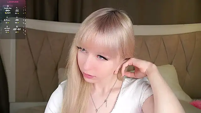 Snapshot of MarciDarugar chatting on 10/04/25, 05:25 MarciDarugar online show from 10/04/25, 05:25