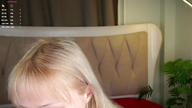 Snapshot of MarciDarugar chatting on 12/01/25, 03:13 MarciDarugar online show from 12/01/25, 03:13