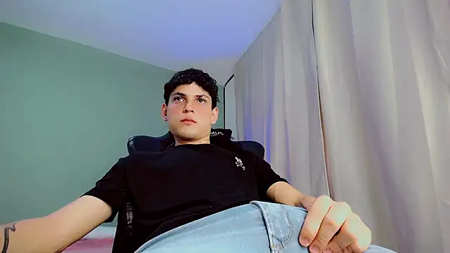 dilan hott  online show from 09/10/25, 08:19