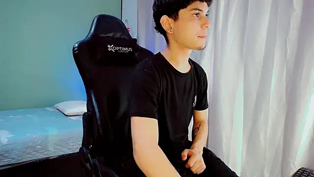 dilan hott  online show from 10/09/25, 08:42