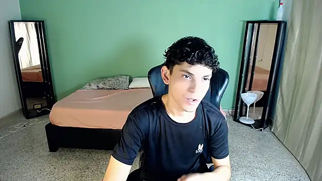 dilan hott  online show from 09/08/25, 08:41