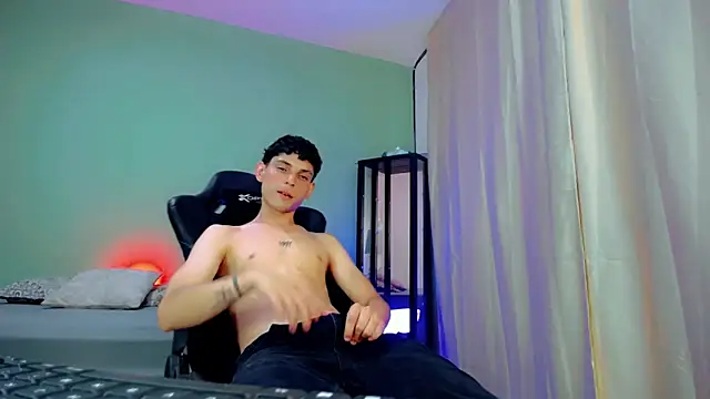 dilan hott  online show from 09/27/25, 09:10