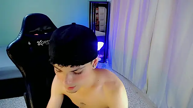 dilan hott  online show from 10/06/25, 09:04