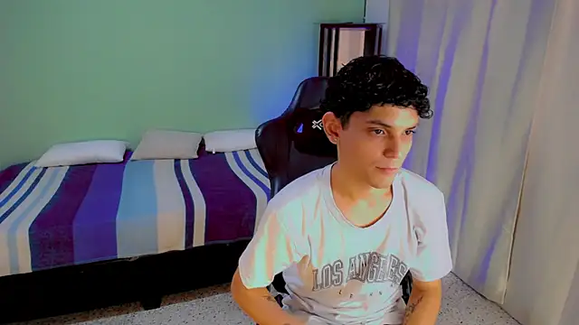 dilan hott  online show from 09/12/25, 08:30