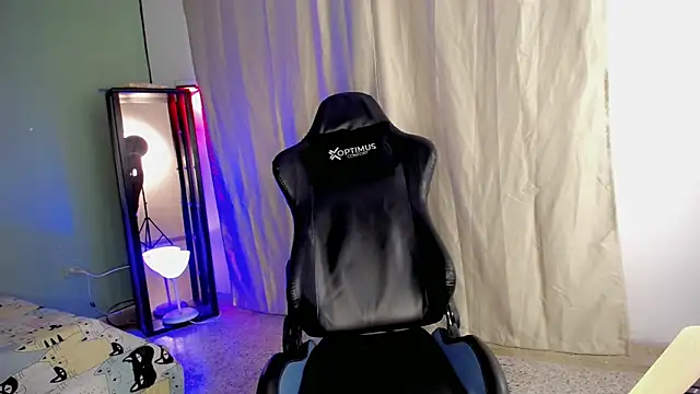 dilan hott  online show from 11/03/25, 06:44