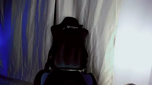 dilan hott  online show from 10/09/25, 12:00