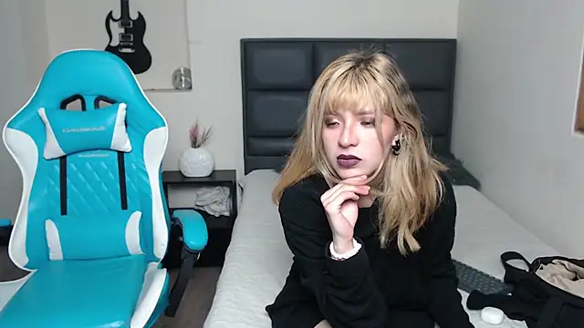 Amnesia  online show from 10/27/25, 01:01