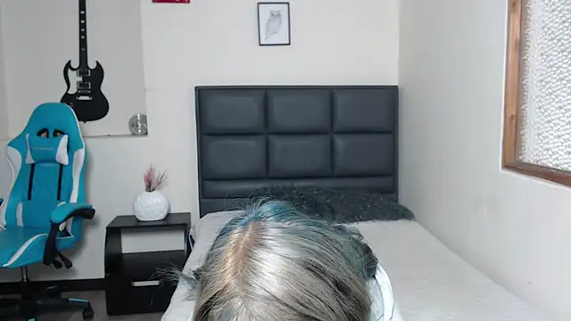 Amnesia  online show from 11/04/25, 01:15