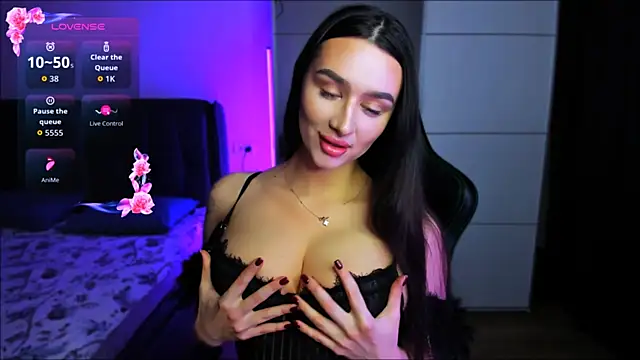 Snapshot of Veronica_Larsson chatting on 11/13/25, 08:24 Veronica Larsson online show from 11/13/25, 08:24