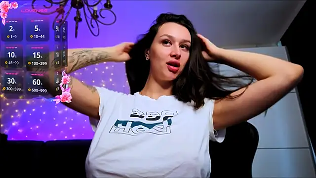 Veronica Larsson online show from 04/04/26, 10:55