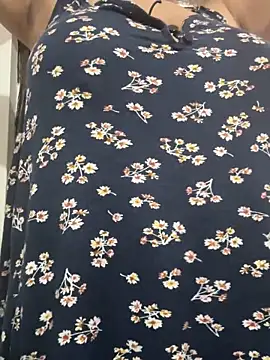 aisha1630 online show from 10/15/25, 05:06