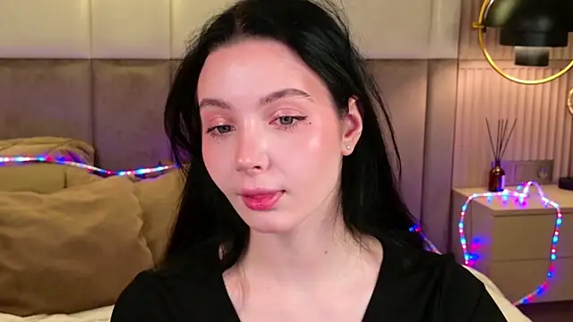 Goldy Stark online show from 10/17/25, 08:43