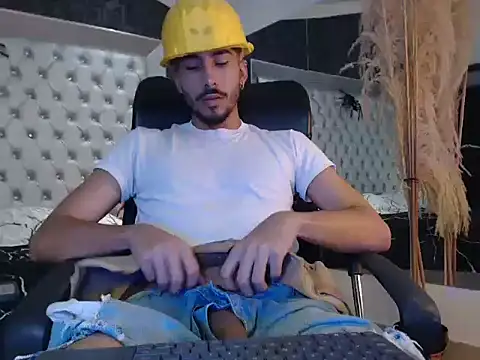 JhosuaCollins  online show from 10/04/25, 04:52