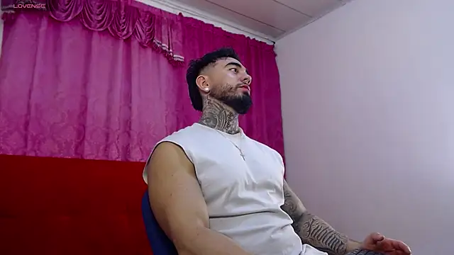 Snapshot of tommyblessd1 chatting on 07/17/26, 05:37 tommyblessd1 online show from 07/17/26, 05:37