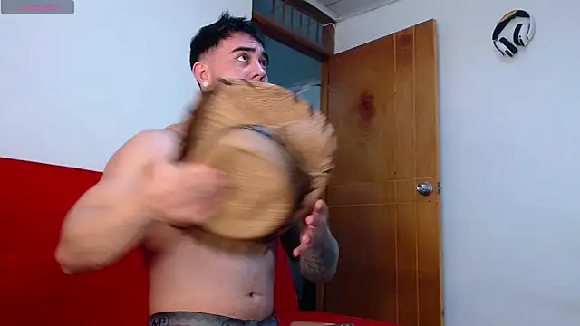 tommyblessd1 online show from 11/30/25, 08:04