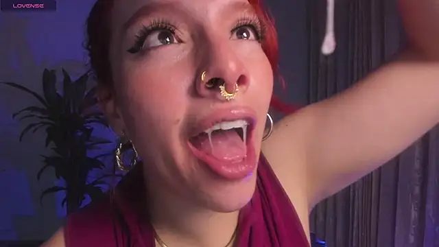 bri von dhara   online show from 10/19/25, 12:19