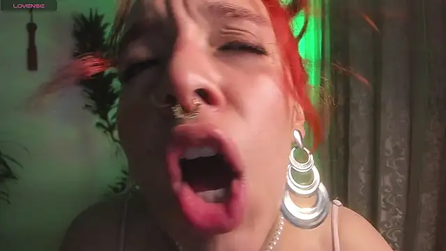 bri von dhara   online show from 10/30/25, 11:41