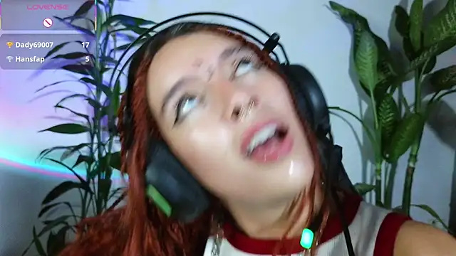 bri von dhara   online show from 04/05/26, 01:01