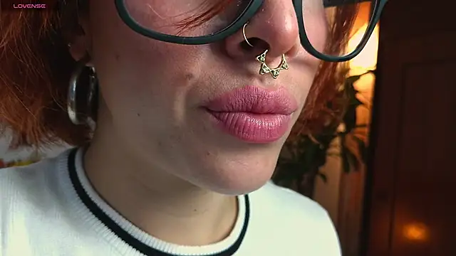 bri von dhara   online show from 06/17/26, 04:17