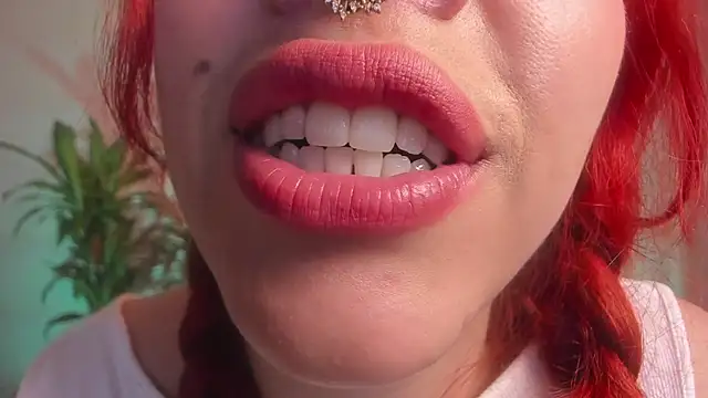 bri von dhara   online show from 10/23/25, 04:27