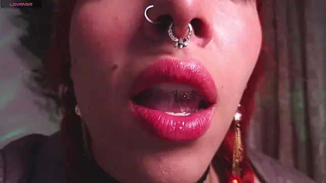 bri von dhara   online show from 11/25/25, 03:56