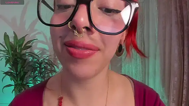 bri von dhara   online show from 10/24/25, 03:33