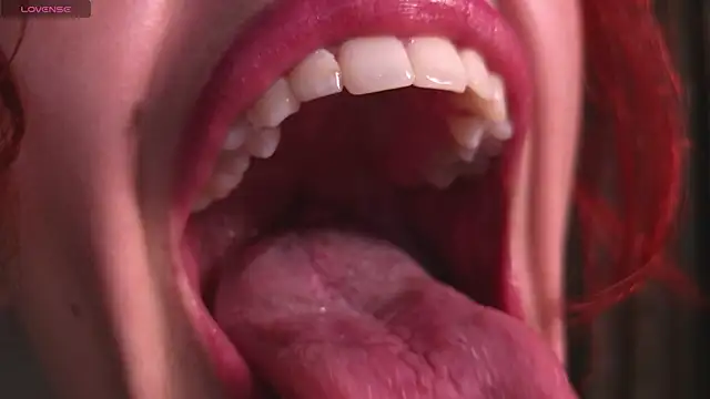 bri von dhara   online show from 12/05/25, 03:38