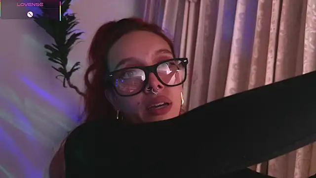 bri von dhara   online show from 12/17/25, 09:20