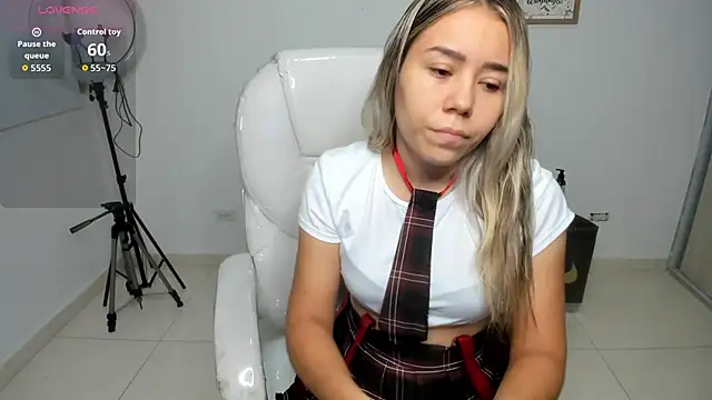 Aiilyn Ds online show from 09/11/25, 09:42