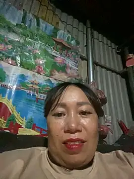 Snapshot of Dunmii chatting on 09/18/25, 12:41 Dunmii online show from 09/18/25, 12:41