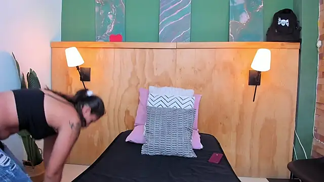 aliceandsia online show from 11/21/25, 07:02