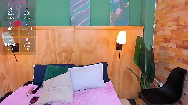 aliceandsia online show from 12/21/25, 11:45