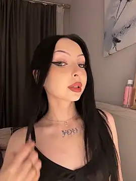 Lina Thornton  online show from 04/12/26, 08:56