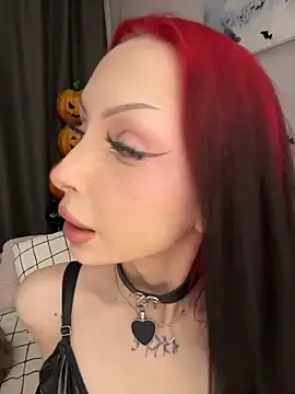 Lina Thornton  online show from 11/14/25, 11:19