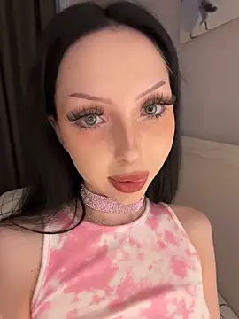 Lina Thornton  online show from 05/11/26, 04:15