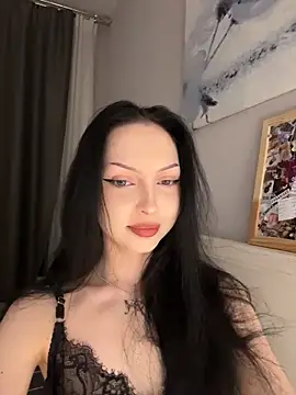 Lina Thornton  online show from 04/28/26, 08:24