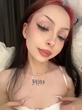 Lina Thornton  online show from 10/31/25, 10:49