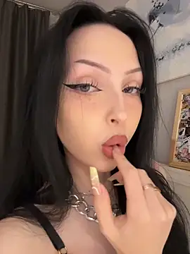 Lina Thornton  online show from 04/09/26, 04:46