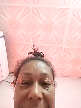 Naomi-Mature online show from 12/16/25, 08:40