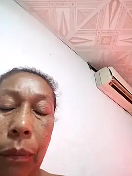 Naomi-Mature online show from 11/27/25, 09:21