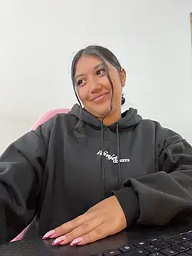 Snapshot of SharaRous chatting on 02/17/26, 03:20 SharaRous online show from 02/17/26, 03:20