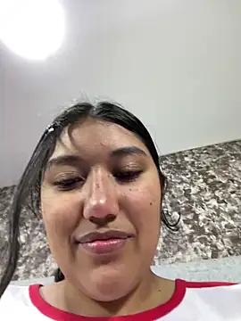 Snapshot of SharaRous chatting on 01/10/26, 01:17 SharaRous online show from 01/10/26, 01:17