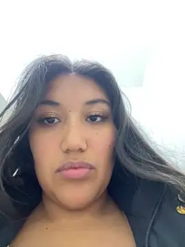 Snapshot of SharaRous chatting on 02/13/26, 05:35 SharaRous online show from 02/13/26, 05:35