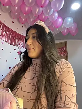 Snapshot of SharaRous chatting on 02/24/26, 12:33 SharaRous online show from 02/24/26, 12:33