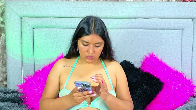 SharaRous online show from 11/19/25, 12:05