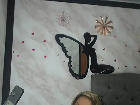 Snapshot of Brenda_bigtitis chatting on 10/15/25, 12:20 Brenda bigtitis online show from 10/15/25, 12:20